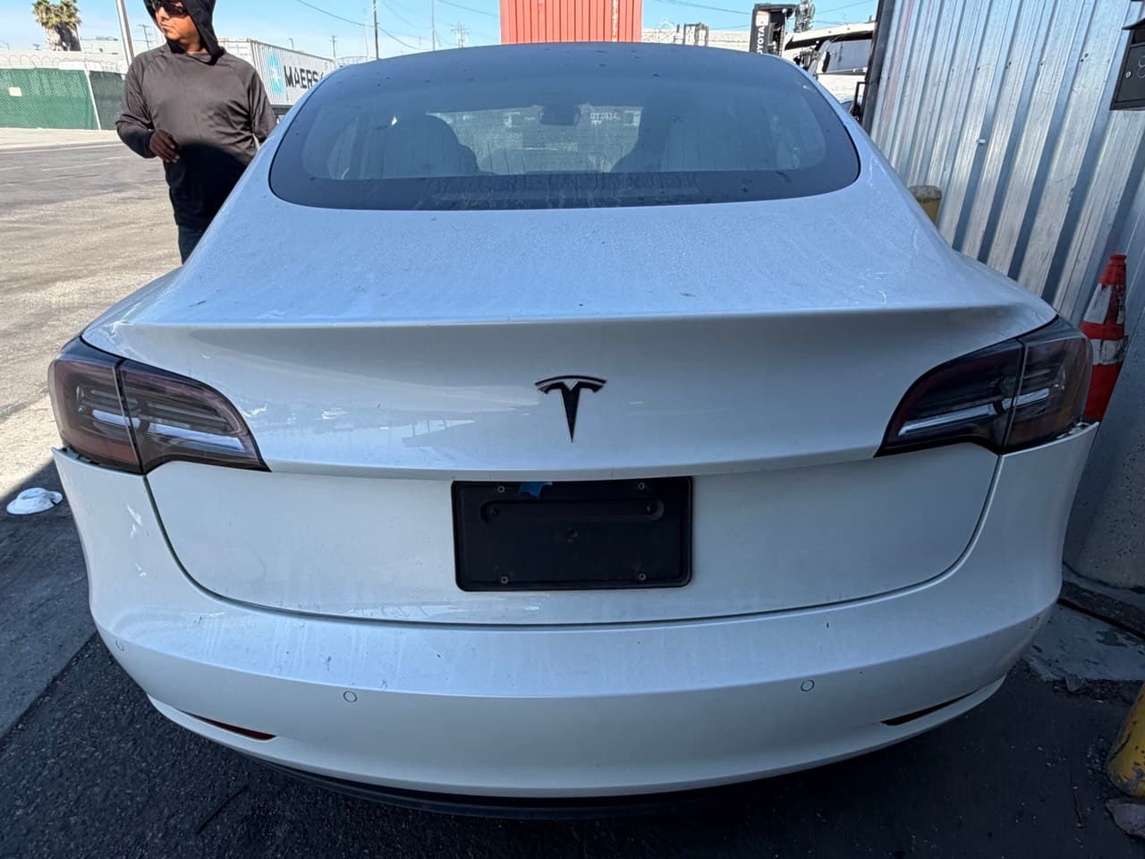 TESLA MODEL 3